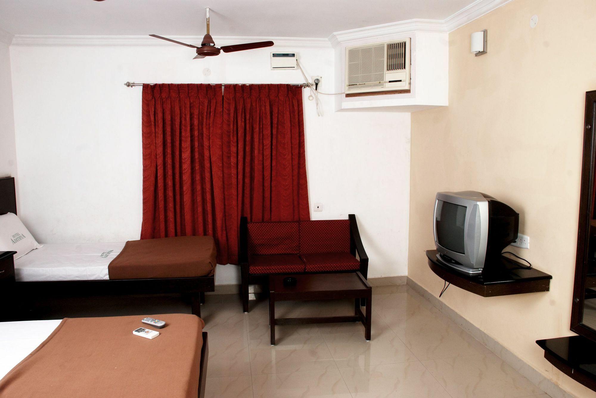 Hotel Adithya Chennai Dış mekan fotoğraf